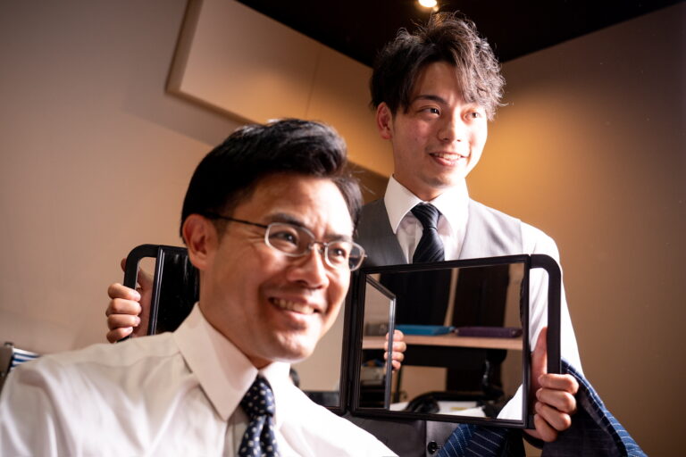 BARBER LUANES カット確認風景